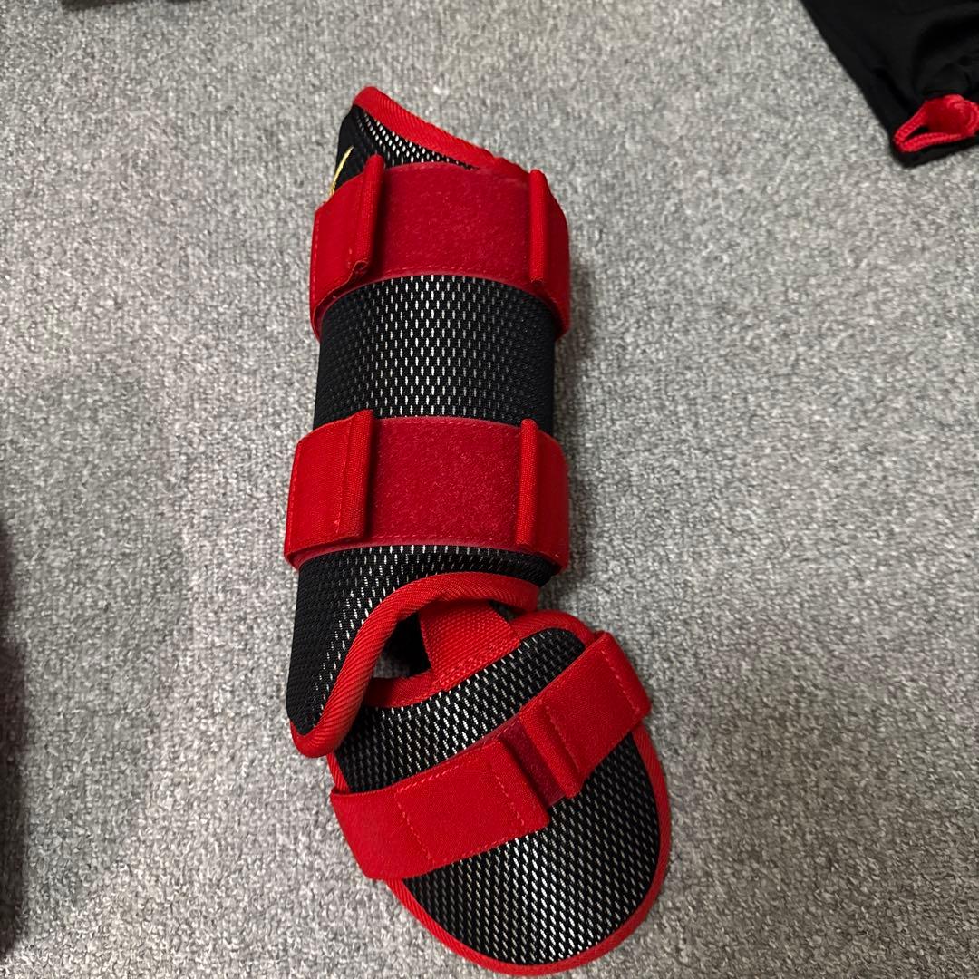 ミズノプロ エルボーガード フットガード(右打者用)