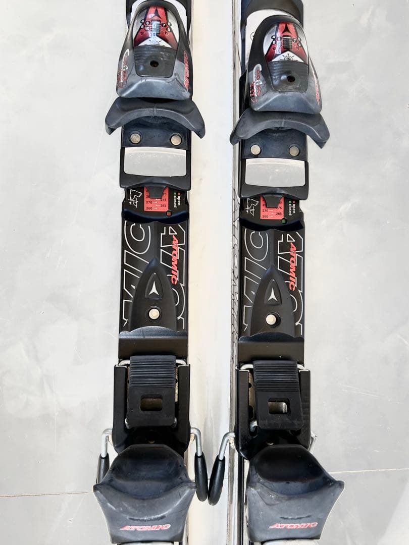 atomic betacarv X 9.18スキー板
