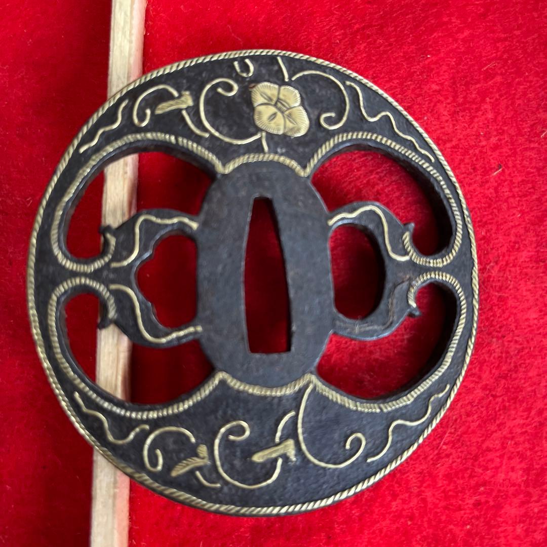 花と唐草図透かし平安城鍔