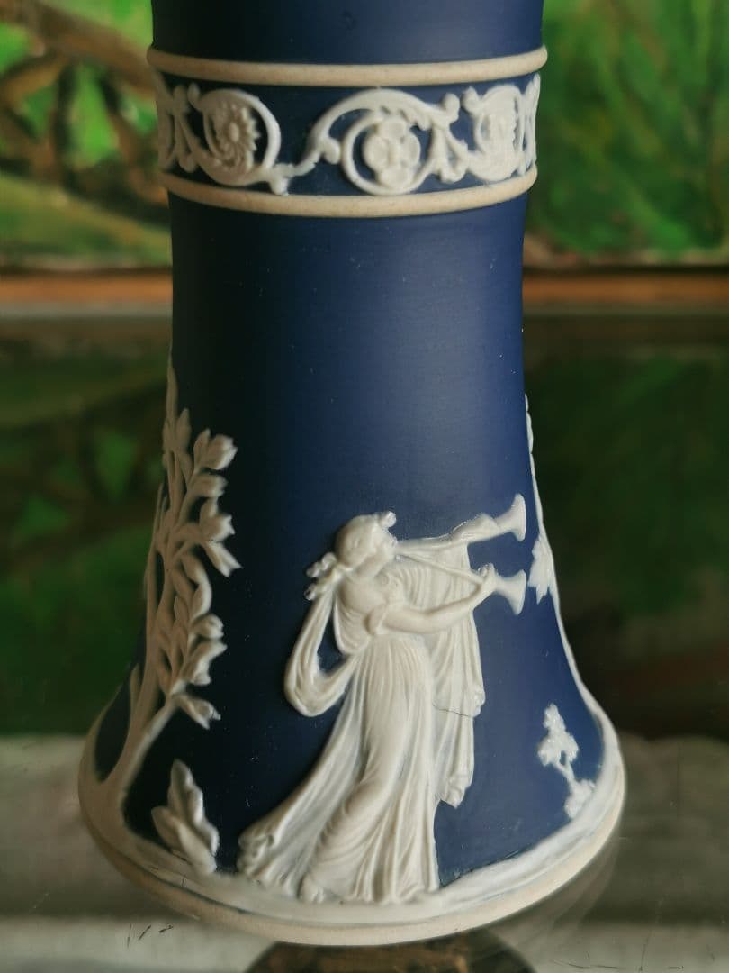 アンティーク英国 アダムスジャスパー カメオ技法 ラッパと供物の女性像のベース