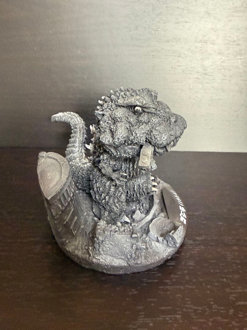 ゴジラ (1954) 限定版フィギュア