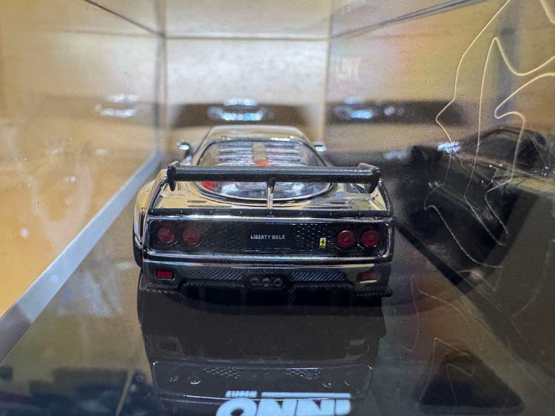 イノモデル INNO 1/64 LBWK F40 白・クロームシルバー