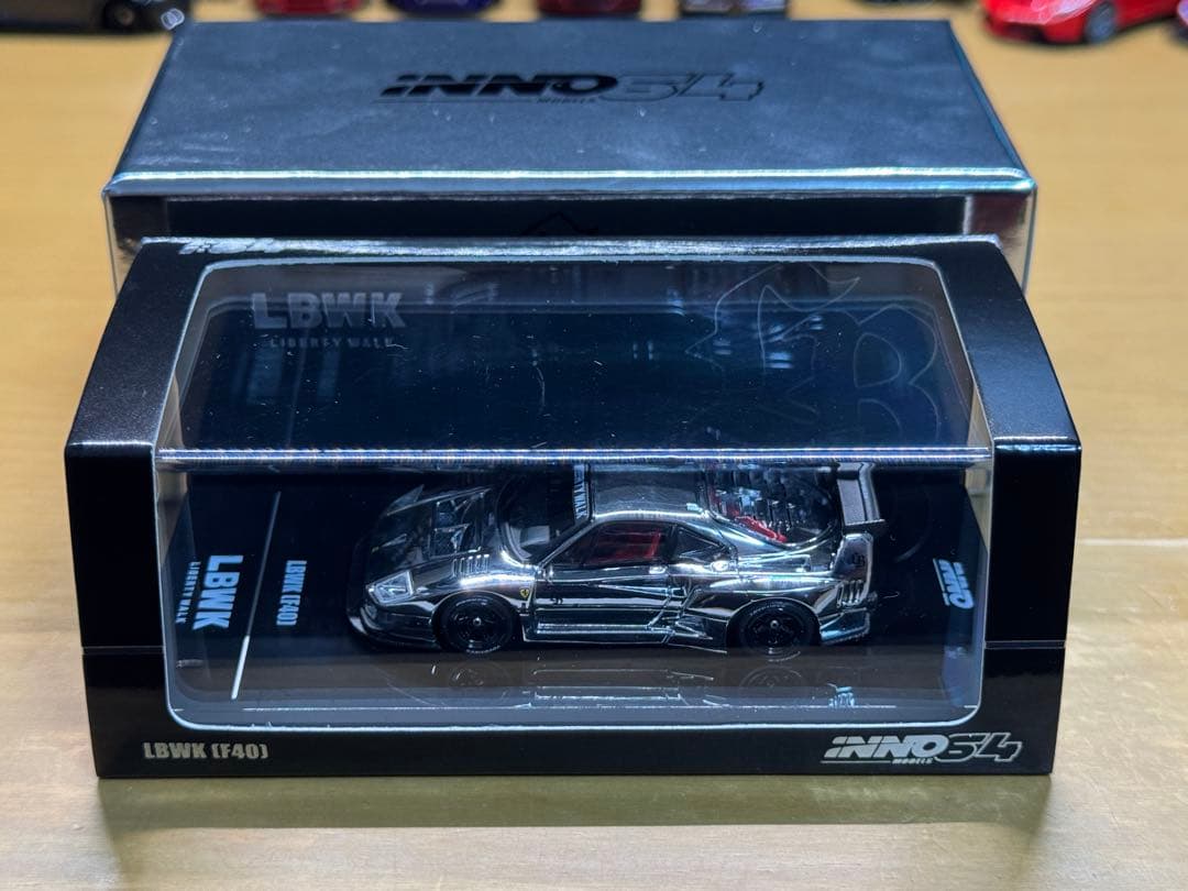 イノモデル INNO 1/64 LBWK F40 白・クロームシルバー