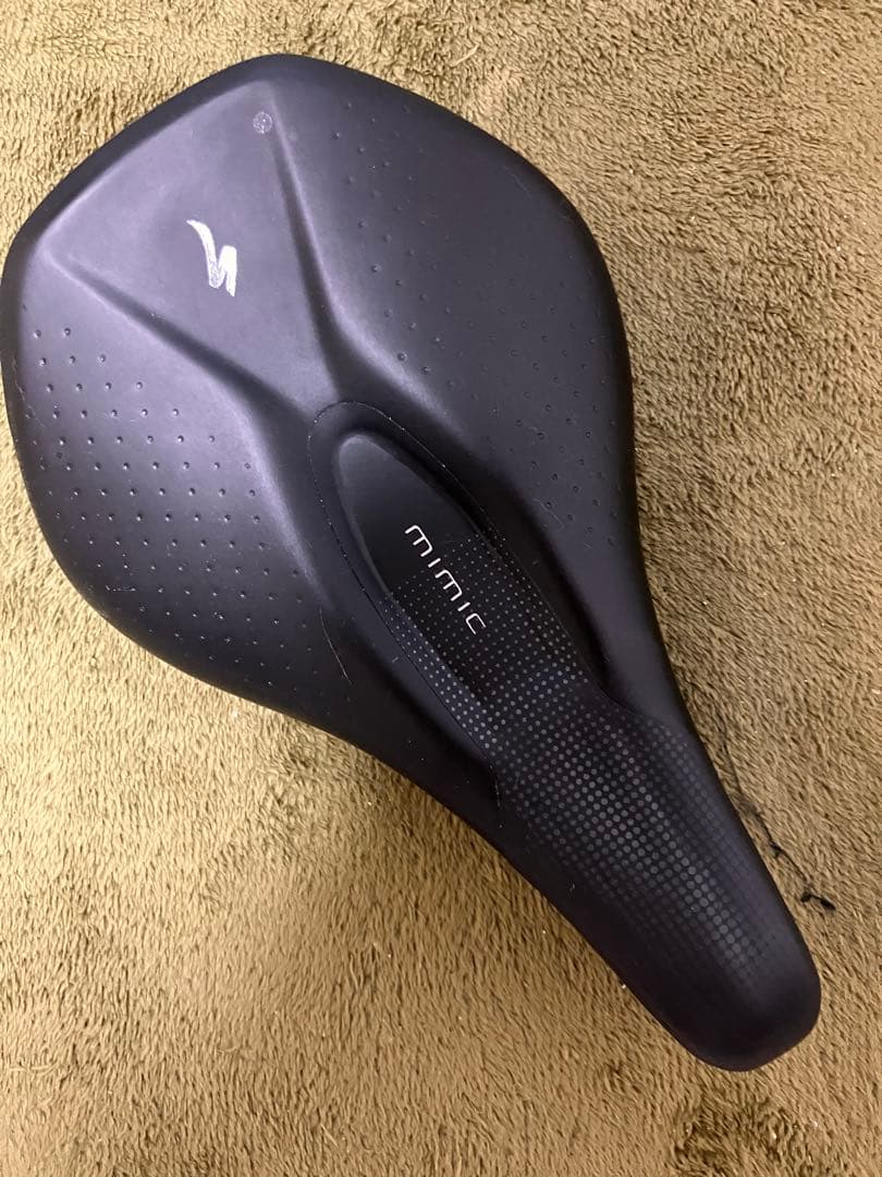 Specialized Mimic サドル 143mm