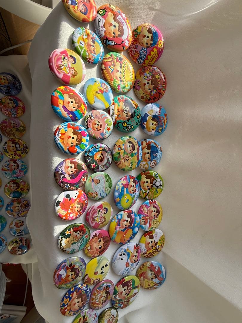 ペコちゃん、ポコちゃん、缶バッジセット大、小