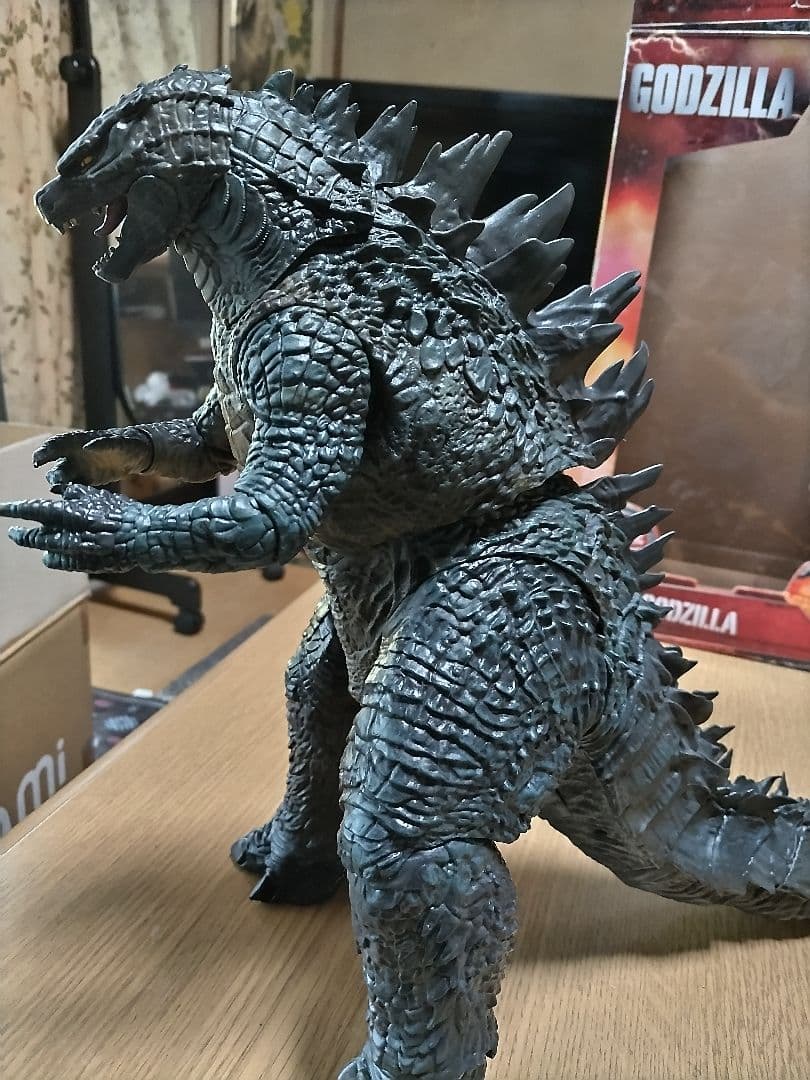 30センチ大型　ネカ　ゴジラ　頭から尻尾まで60センチアクション　リペイント
