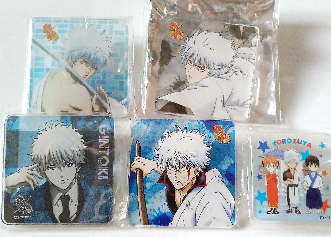 銀魂　坂田銀時　アクリルバッジ　モノクロスーツ　アニメジャパン