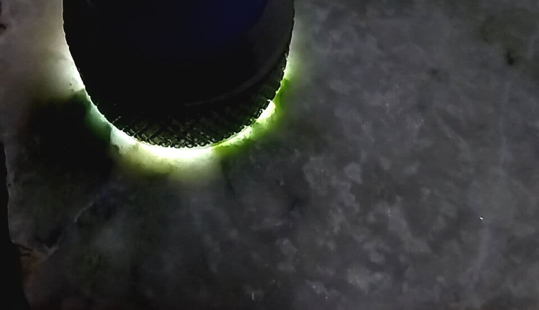 ★翡翠原石★糸魚川硬玉【横川・転石・1面カット8.15kg】