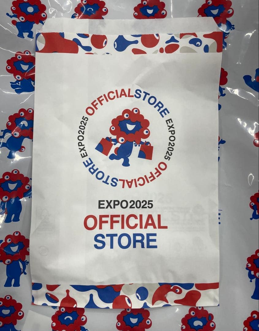 【激レア】万博限定 LABUBU MYAKU-MYAKUストラップ付 フィギュア