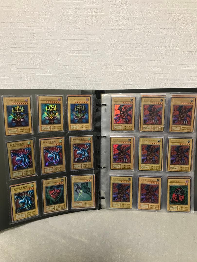 【匿名配送】遊戯王　まとめ売り　引退　ファイル　昔のカード　レトロ