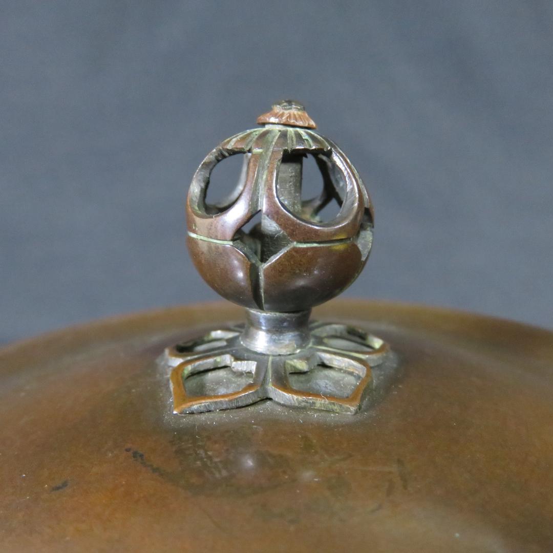 唐銅 切合鬼面風炉撫肩平丸釜添 一ノ瀬宋辰 畠春斎 錆あり 茶道具