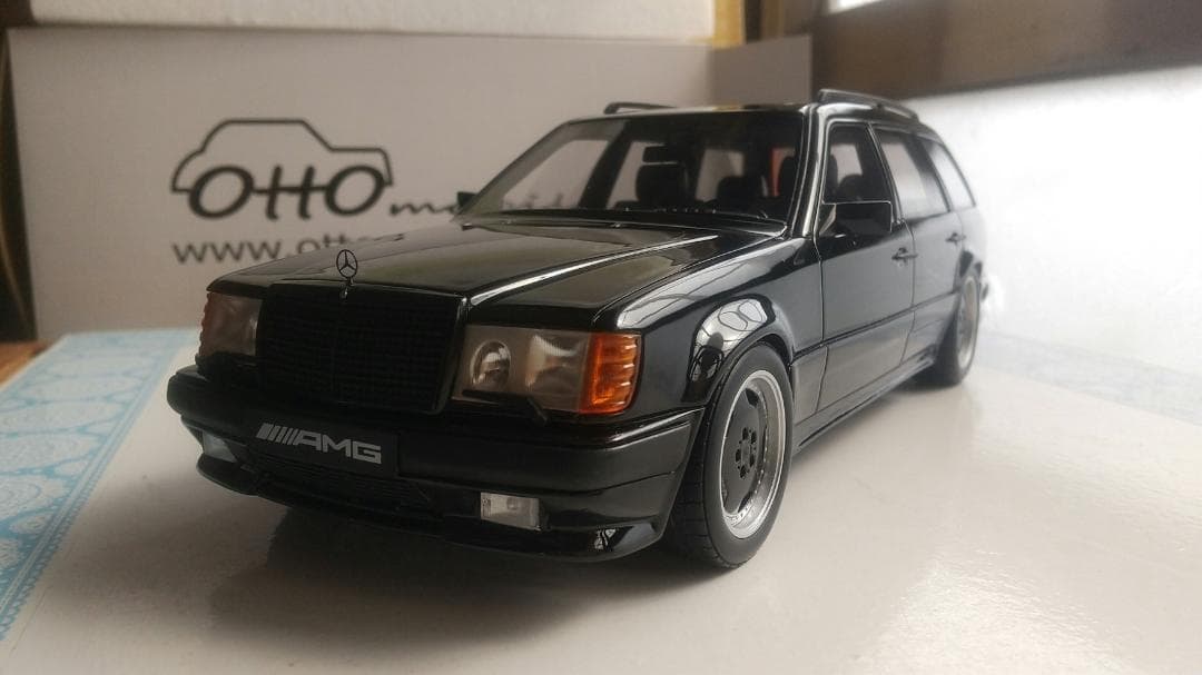 ミニカー OTTOmobile Mercedes-Benz 300 TE AMG