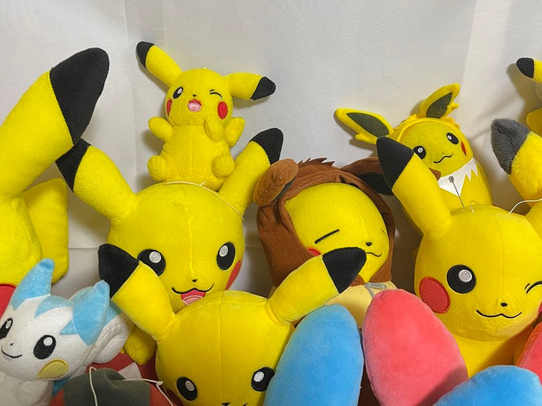 ピカチュウぬいぐるみ３０体以上まとめ売り