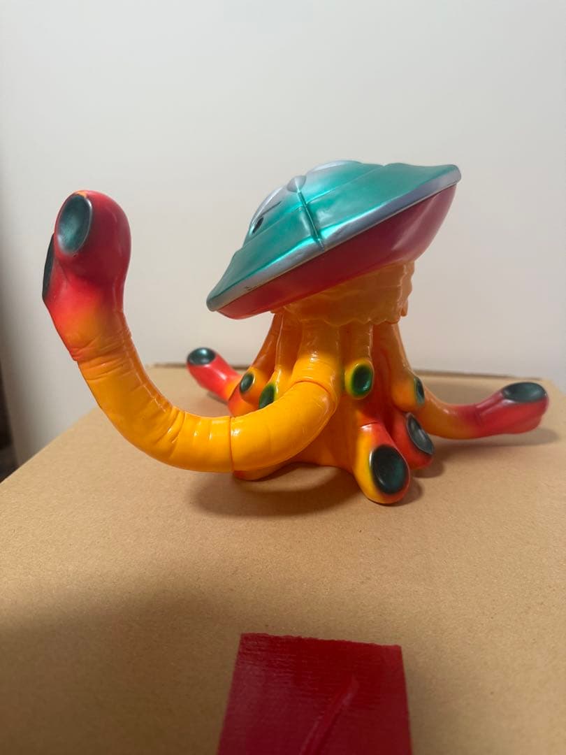 怪獣郷　ウルトラマンレオ　アブソーバ　黄色成型/メタ緑彩色