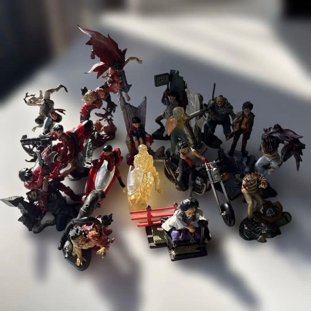 海洋堂　アキラフィギュアセット16個