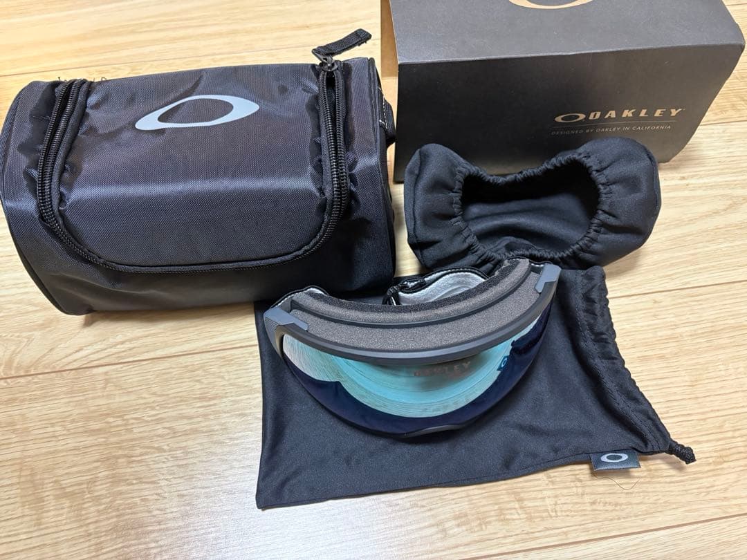 【ドラえもん】オークリーゴーグル ミラー レンズ ケース付き　OAKLEY