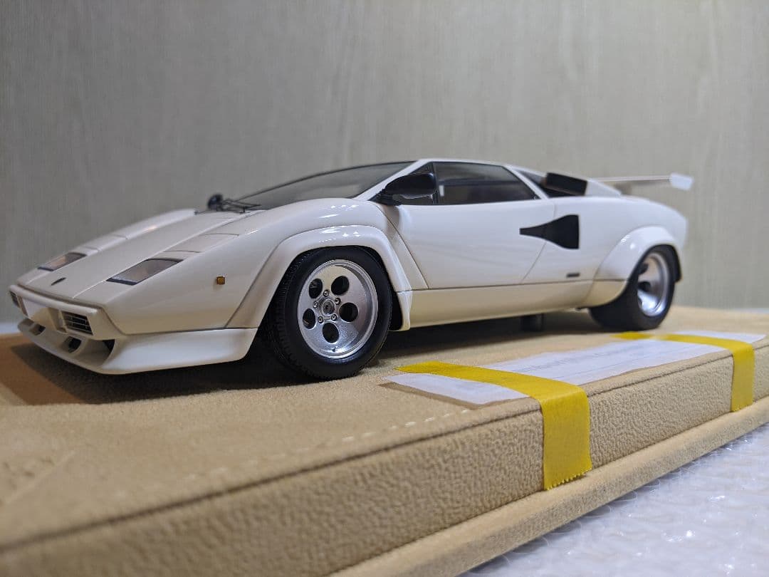 1/18 メイクアップ IDEA カウンタックLP5000S 1982