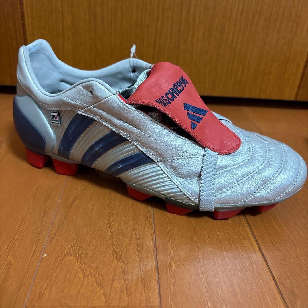 【タグ付き新品】adidas サッカースパイク　プレデター　パルス　2004