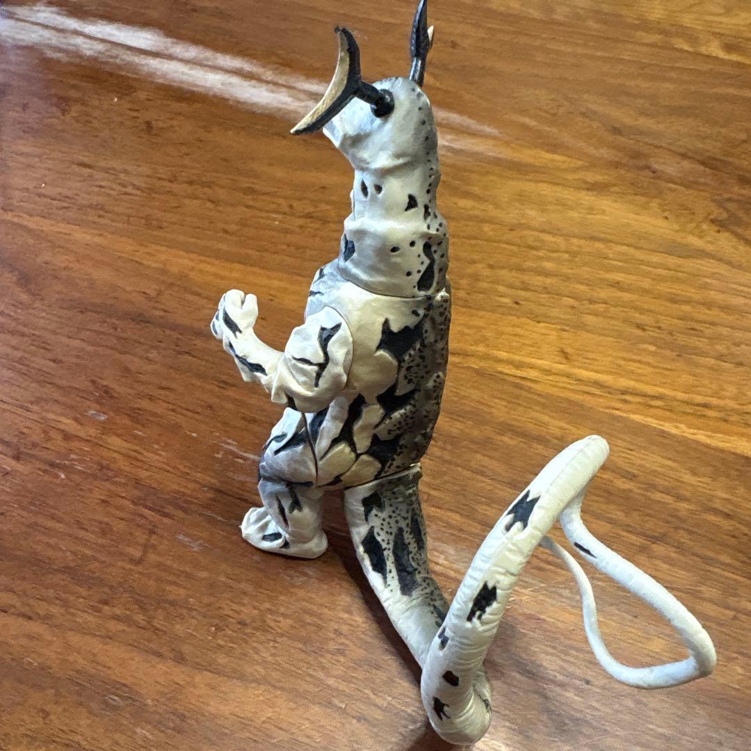 ウルトラマン怪獣フィギュア エレキング