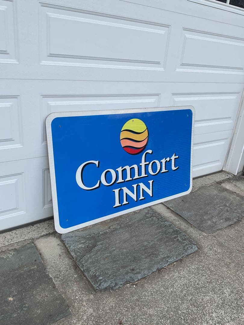USA コンフォート・インホテル　巨大看板