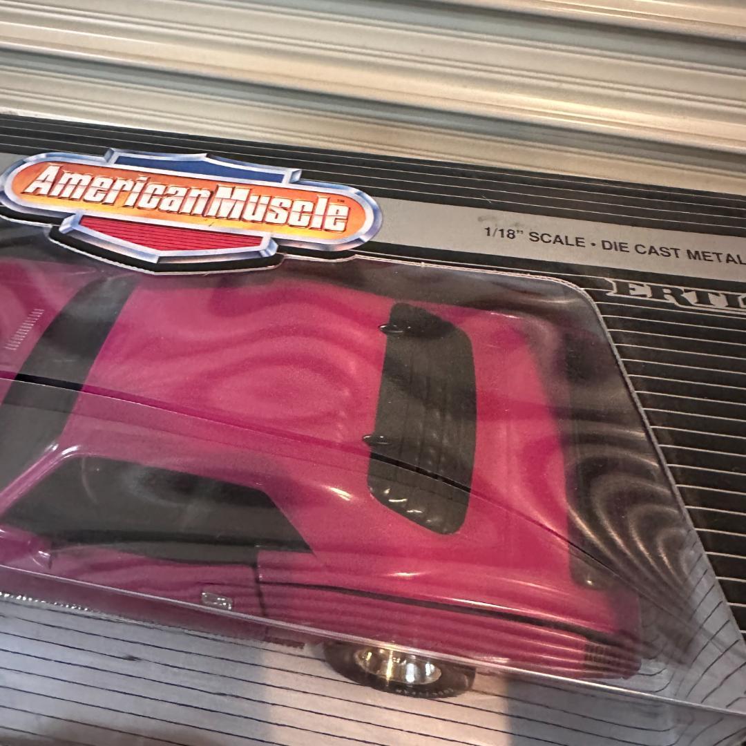 アメリカンマッスル 1/18スケール 1970 プリムス ヘミ 'クーダ