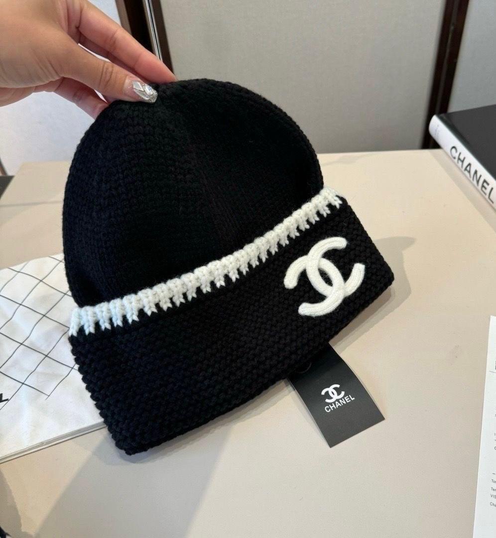 CHANEL ニット帽 黒/白 ロゴ入り ノベルティ