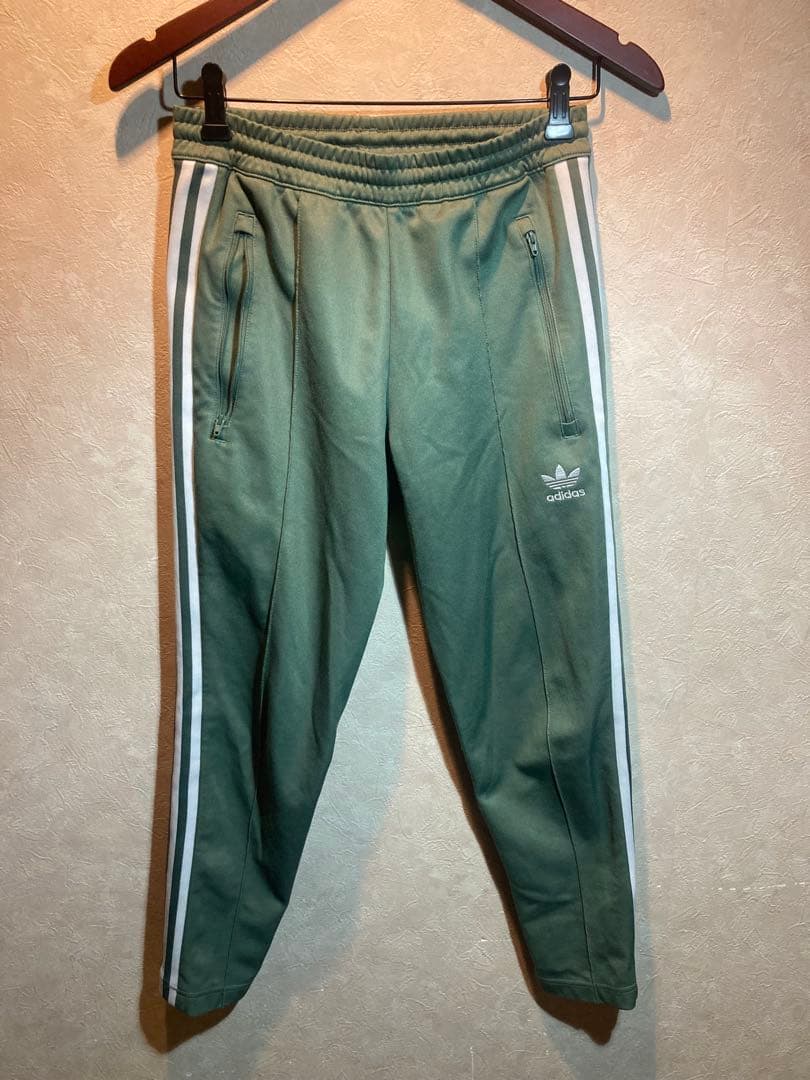 adidas ジャージトラックパンツ、ベッケンバウァー、くすみグリーン
