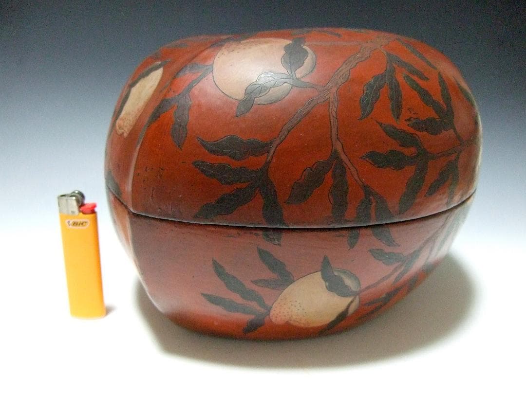 中国美術 唐物 古漆器 木胎紅漆線彫 仙桃紋 桃型盖盒