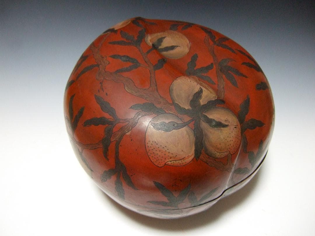 中国美術 唐物 古漆器 木胎紅漆線彫 仙桃紋 桃型盖盒