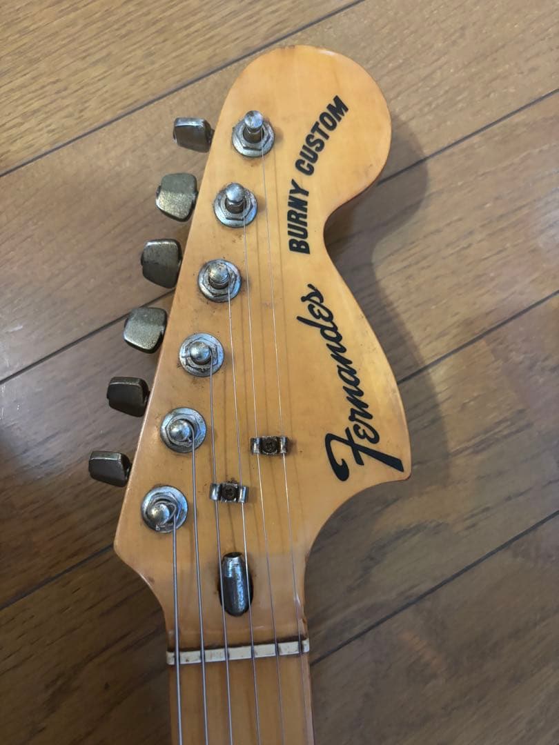 フェルナンデスバーニー初期型FSTストラトキャスター