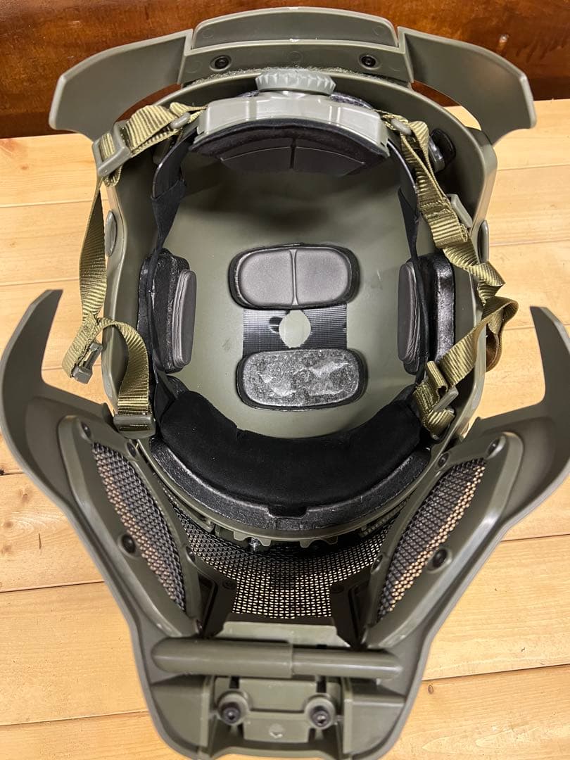 タクティカル　エアソフト　フルフェイスヘルメット メッシュガード付き　コスプレ