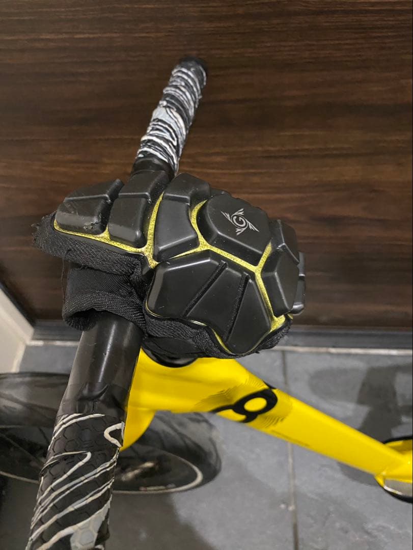 bike8 エアロスピード　ランバイク　カーボンフレーム