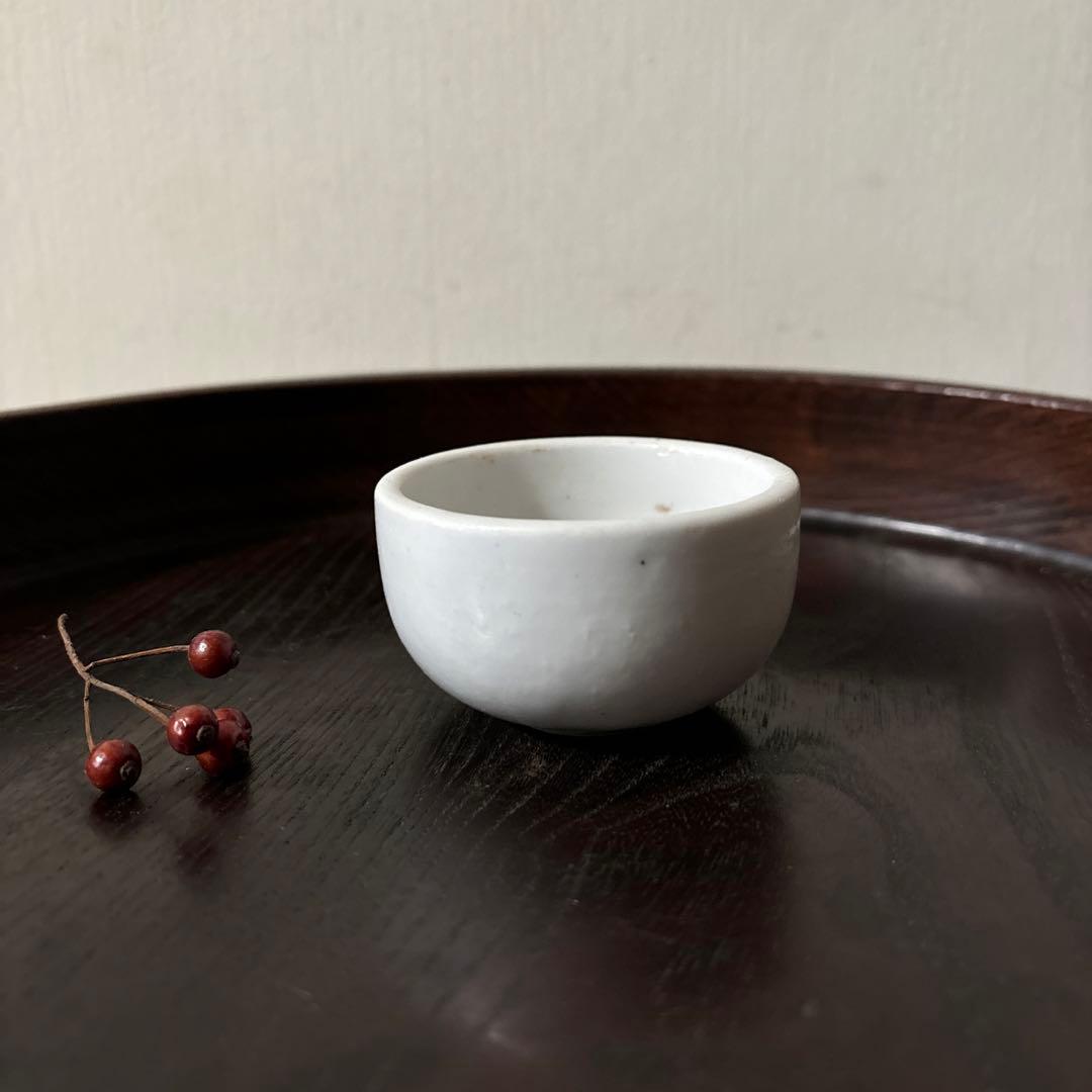 李朝　日帝時代　白磁ぐい呑み　筒盃　骨董　アンティーク　秦秀雄　白洲正子