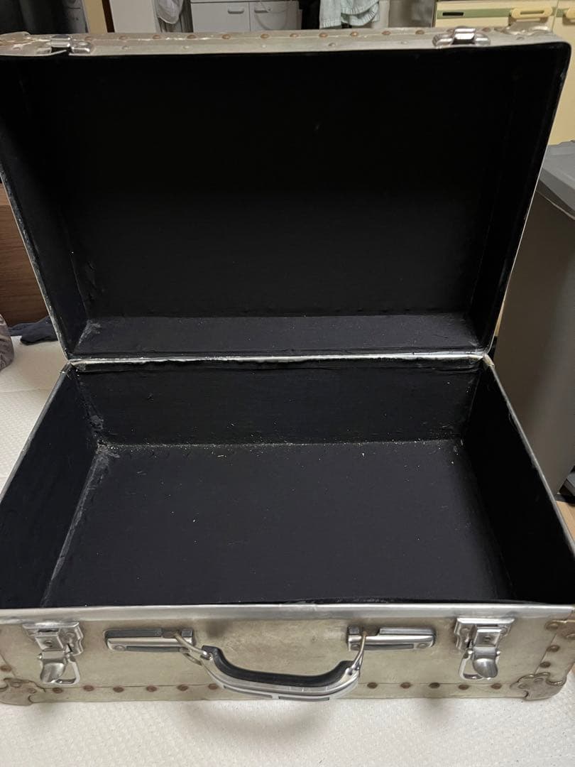 アルミアタッシュケース（1970年代頃使用されていた）
