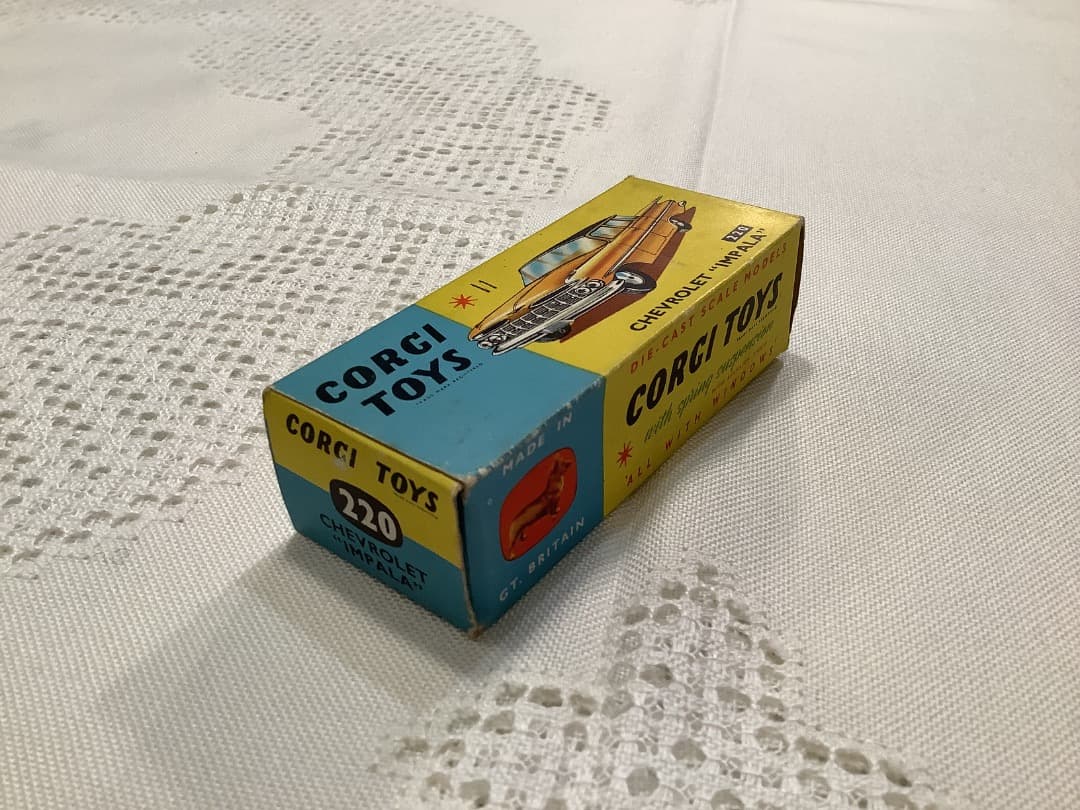 美品レア　CORGI TOYS CHEVROLET IMPALA ミニカー