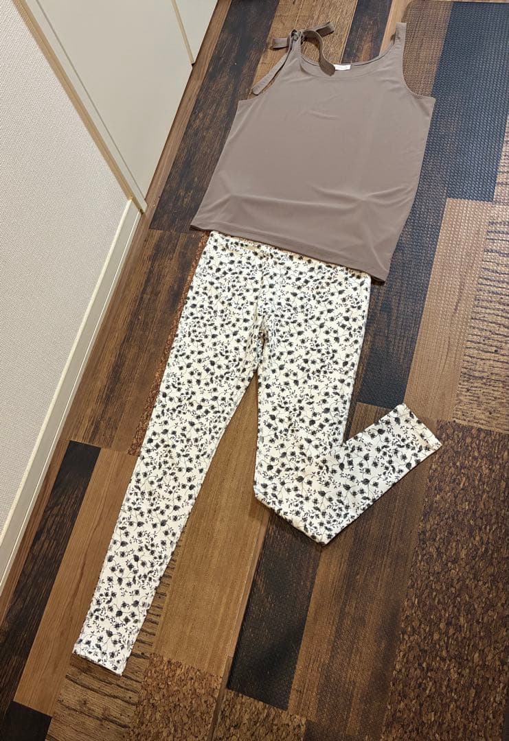 新品同　エミヨガ　ヨガウェア タンクトップ　レギンスセット　S