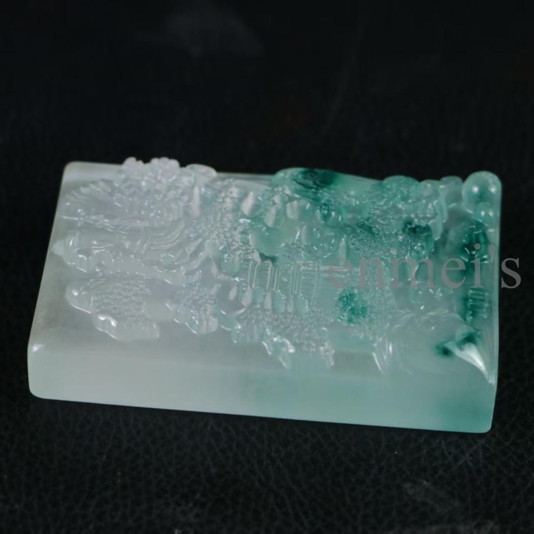 翡翠 高氷種 山水牌 精工神仏彫刻 長方形 明緑白透明石 水頭良好 手彫 贈答用