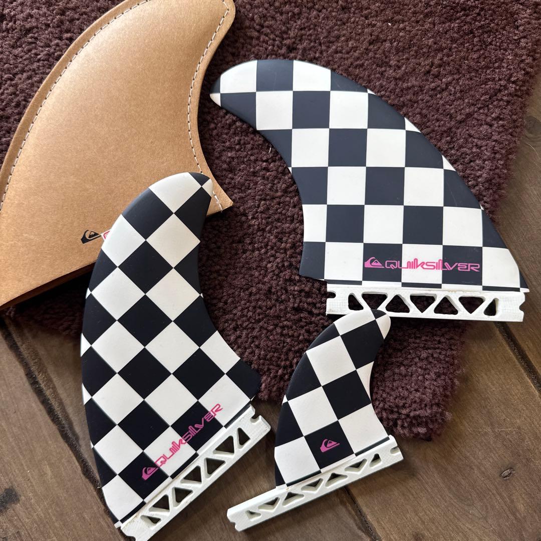 Quiksilver クイックシルバー　サーフボードフィン 3枚定価¥19800