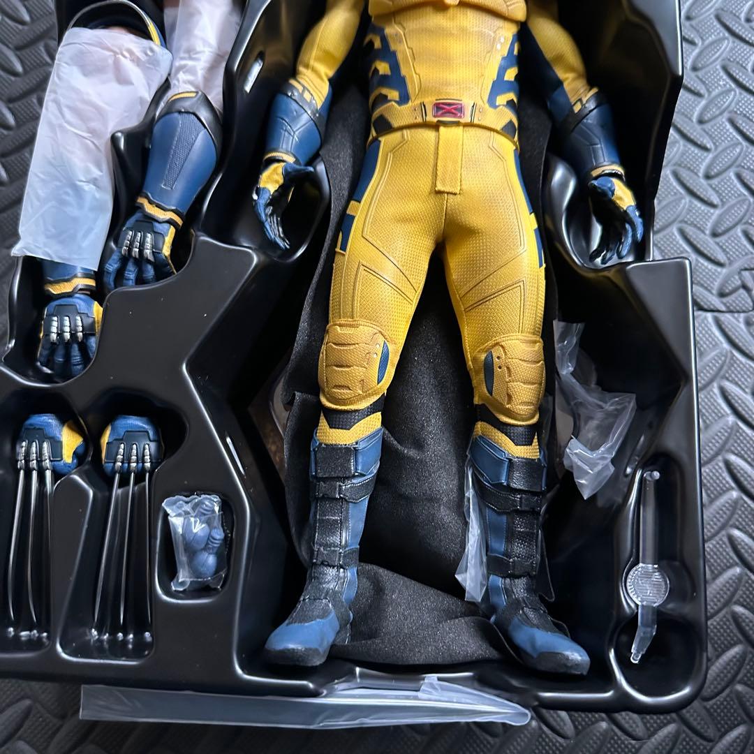 ホットトイズ　ウルヴァリン　ボーナスアクセサリー付き