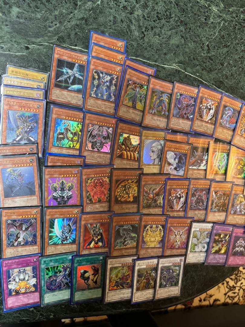 遊戯王まとめ売り　カード2800枚以上⭐︎限定カードあり