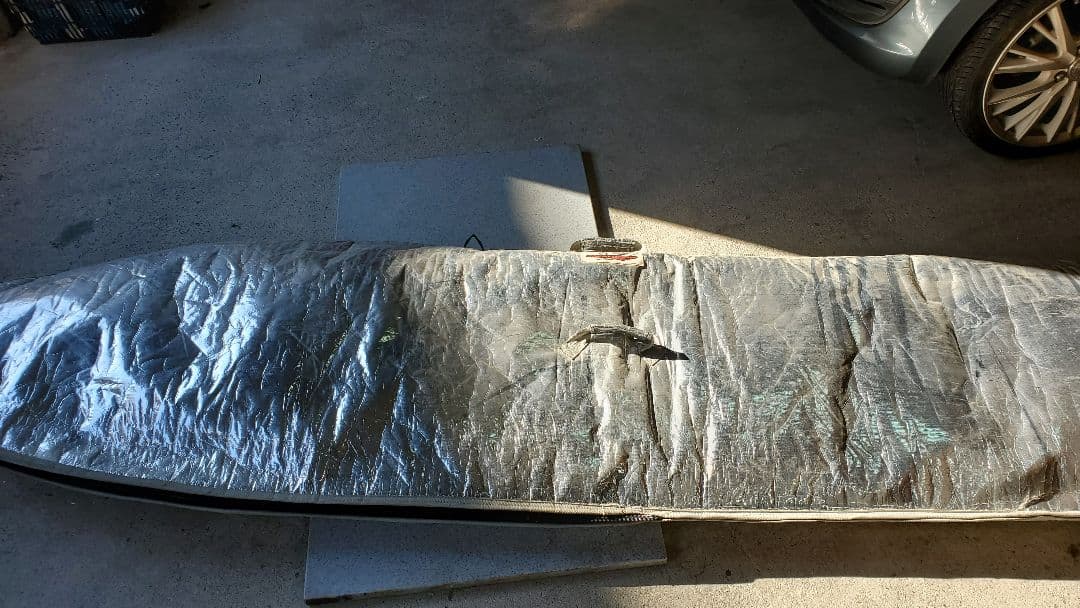 使用回数の少ない　ロングボードです。