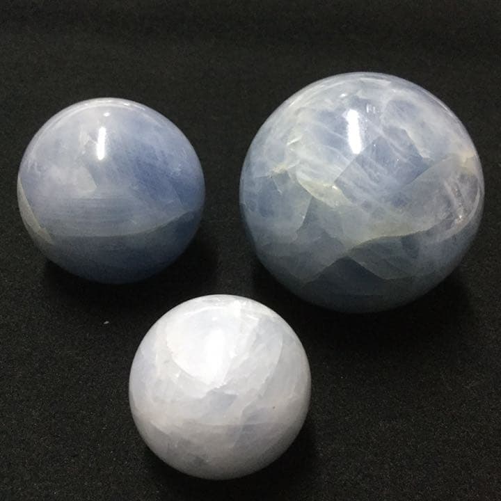 【強力な浄化、癒しと安らぎ】天然石 ブルーカルサイト 原石 スフィア(大)
