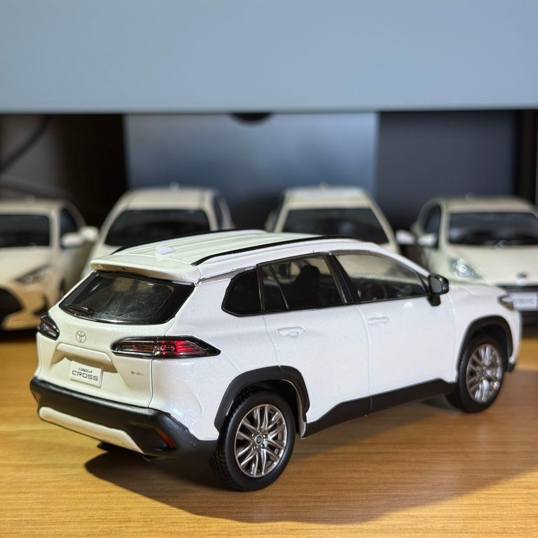 【非売品】トヨタ カローラクロス 後期 カラーサンプルミニカー 未使用