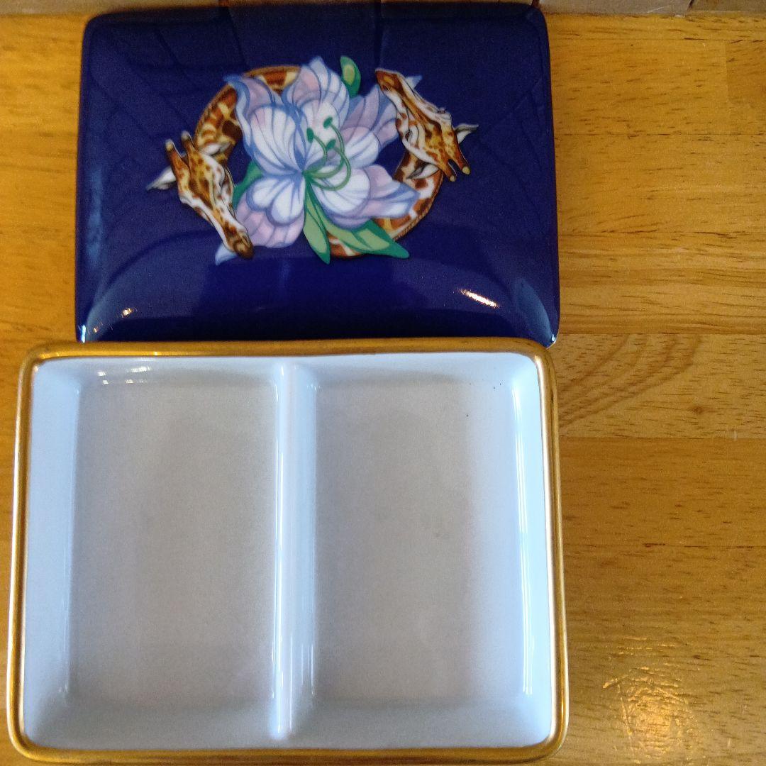 青い陶器のボックスとカードセット