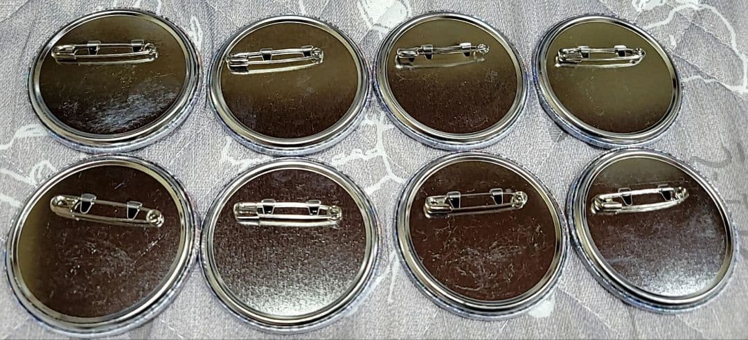 ブラッククローバー ホログラム 缶バッジ ノゼル