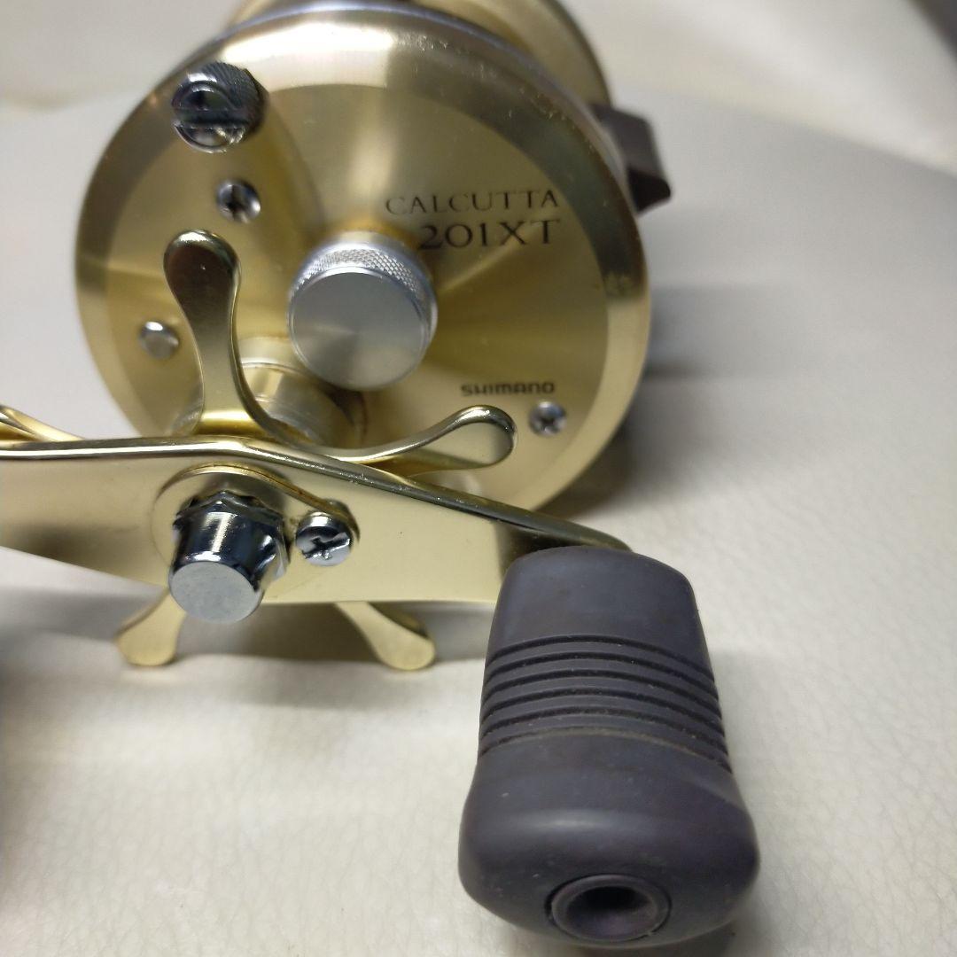 CALCUTTA 両軸リール ゴールド
