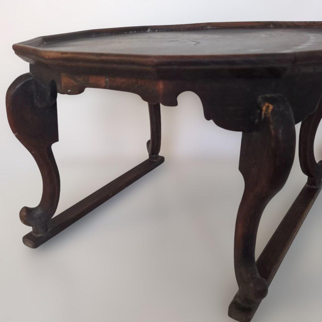 木製テーブル、飾り台