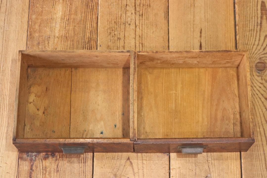 レトロ 小振り ガラスキャビネット 本箱 収納 ラック 引き出し 抽斗 2杯