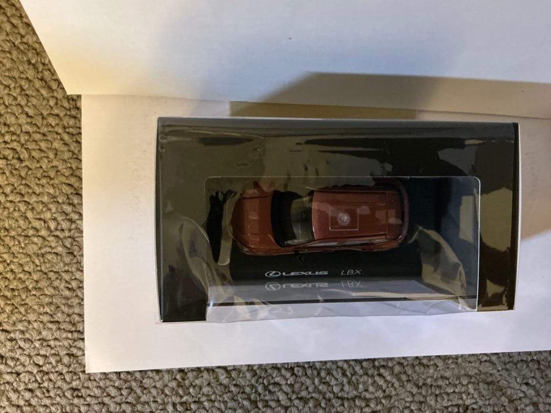 Lexus LBX ミニカー 1/43 カッパー