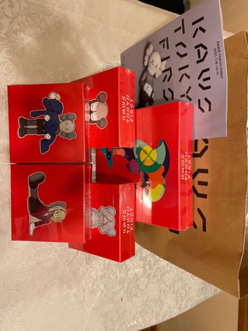 KAWS ジグソーパズル 全5種類セット カウズ　パンフ紙袋付
